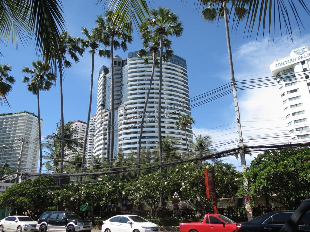 Jomtien Plaza Suite Apartments Rom bilde