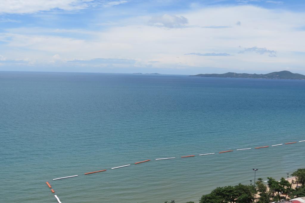 Jomtien Plaza Suite Apartments Rom bilde