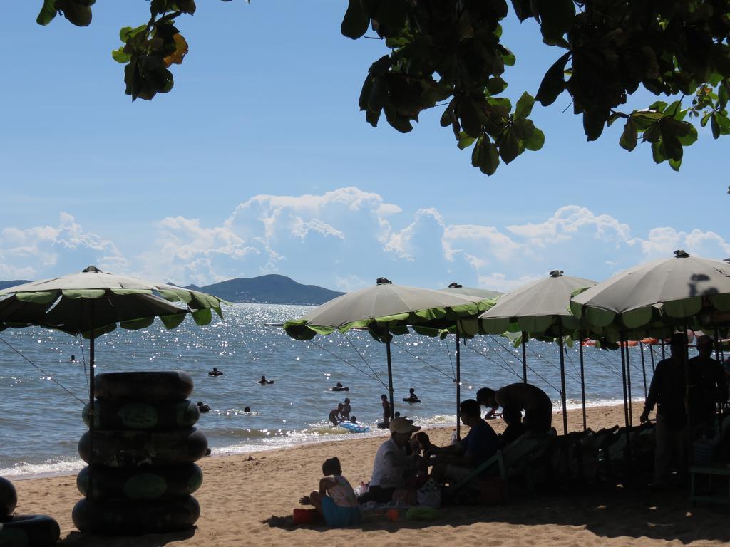 Jomtien Plaza Suite Apartments Rom bilde