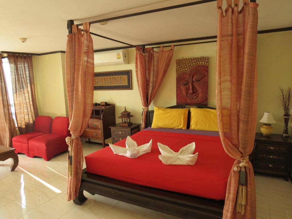 Jomtien Plaza Suite Apartments Rom bilde
