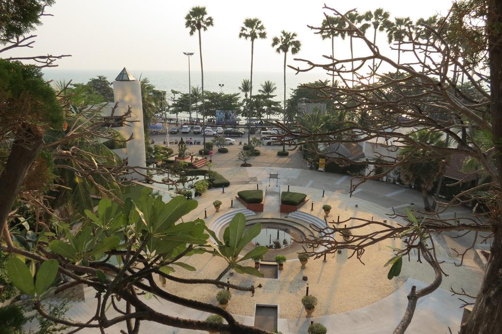 Jomtien Plaza Suite Apartments Rom bilde